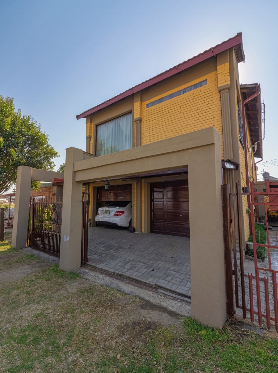 4 Bedroom Property for Sale in Maokeng Free State